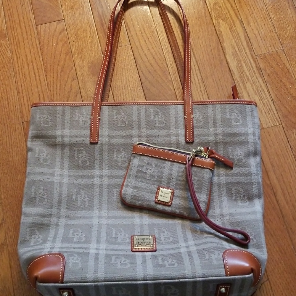 Dooney and Bourke Tote Bag